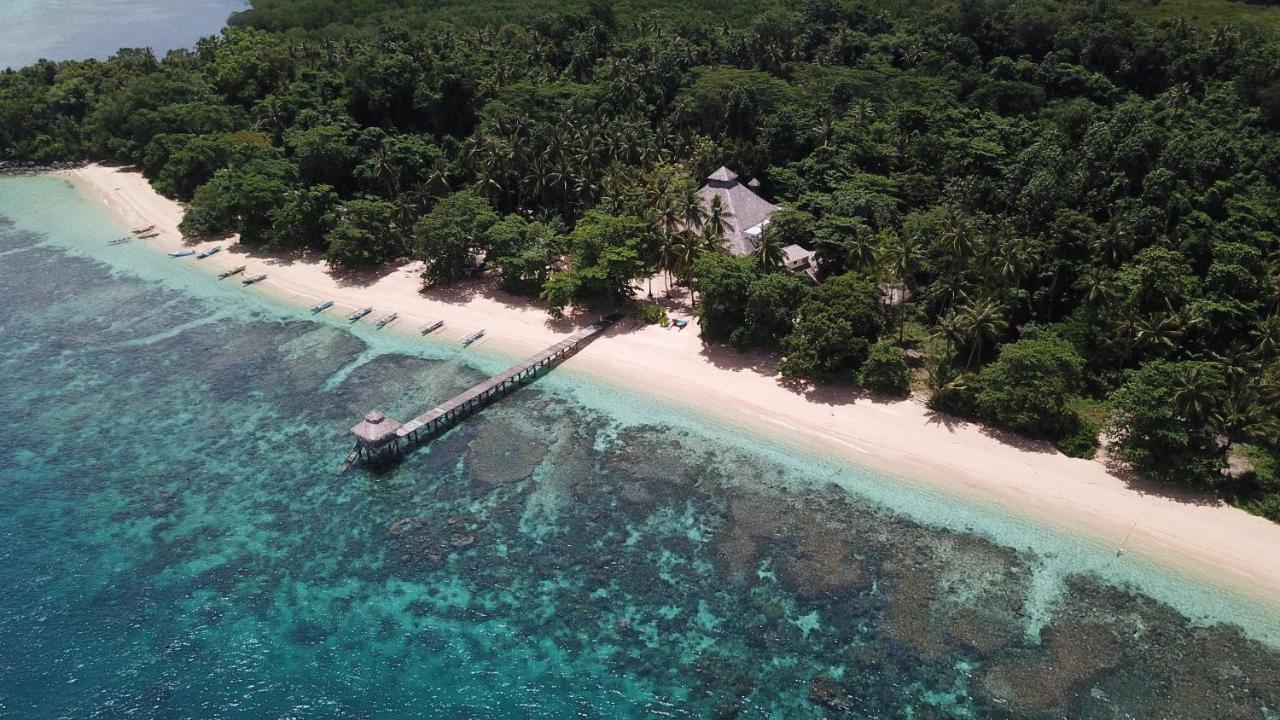 Coral Eye Boutique Resort And Marine Outpost Likupang Exterior photo