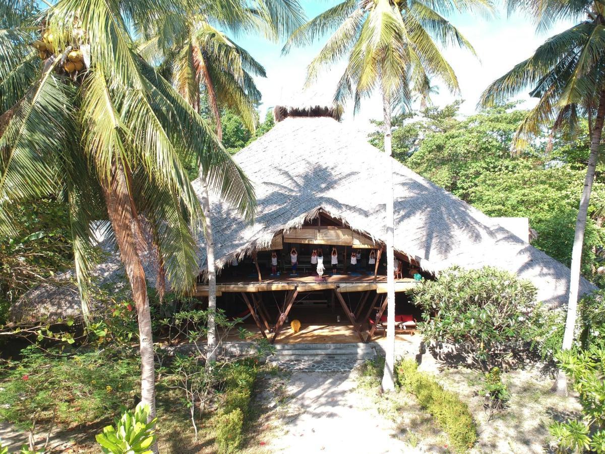 Coral Eye Boutique Resort And Marine Outpost Likupang Exterior photo
