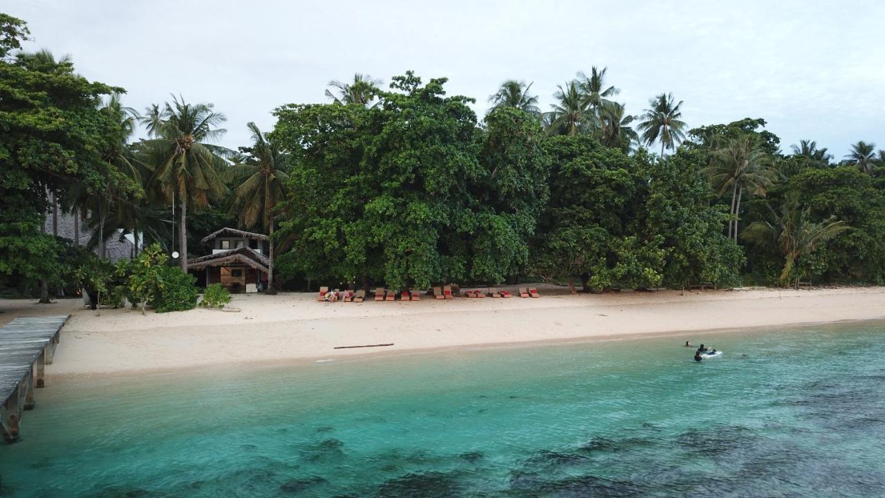 Coral Eye Boutique Resort And Marine Outpost Likupang Exterior photo