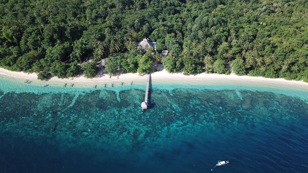 Coral Eye Boutique Resort And Marine Outpost Likupang Exterior photo