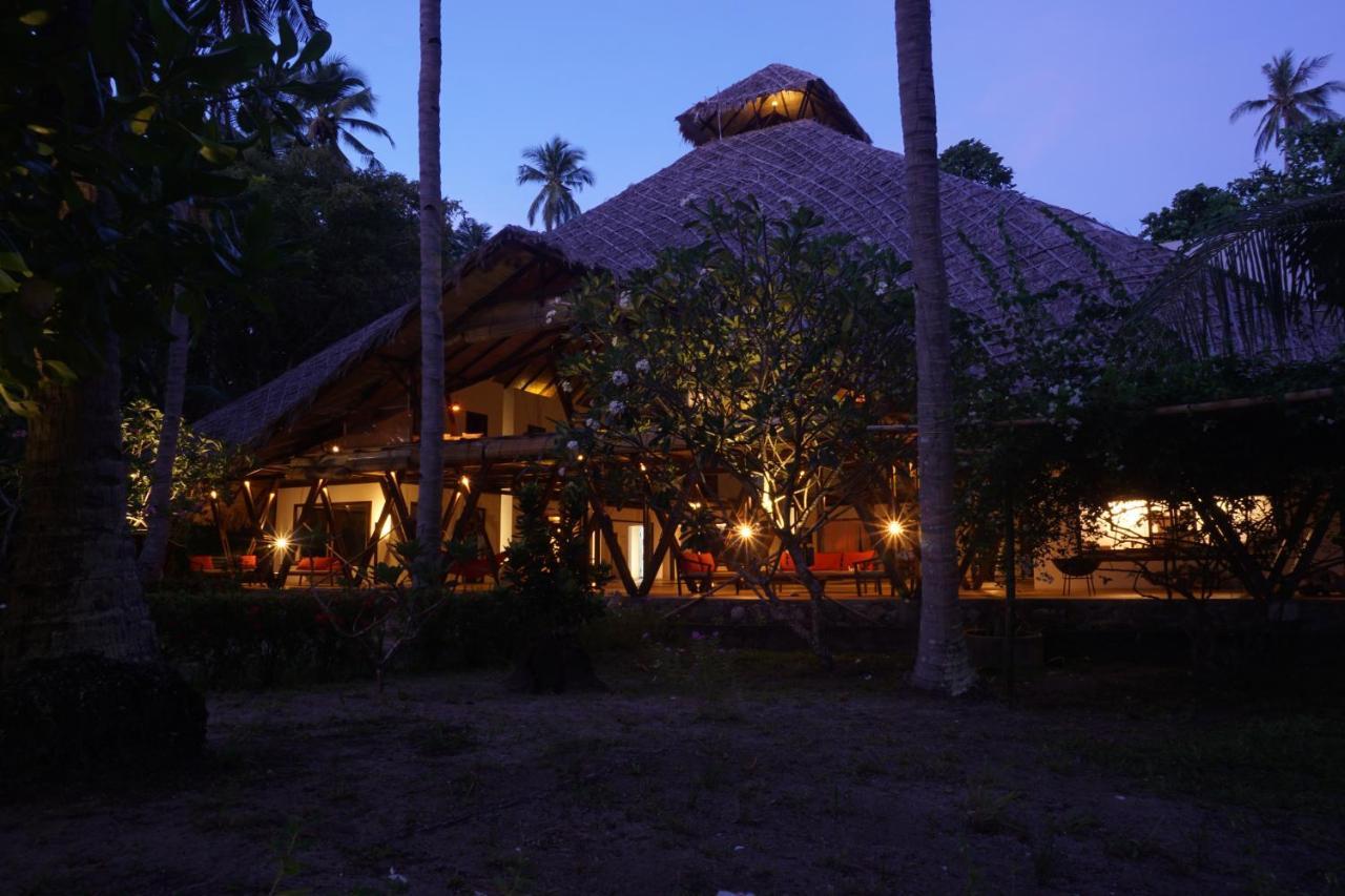Coral Eye Boutique Resort And Marine Outpost Likupang Exterior photo