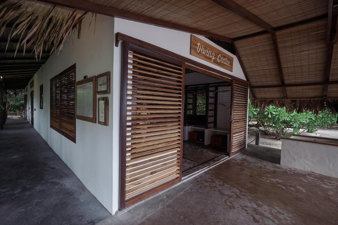 Coral Eye Boutique Resort And Marine Outpost Likupang Exterior photo