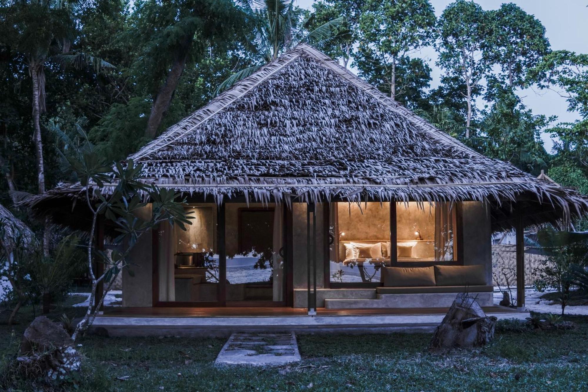 Coral Eye Boutique Resort And Marine Outpost Likupang Exterior photo