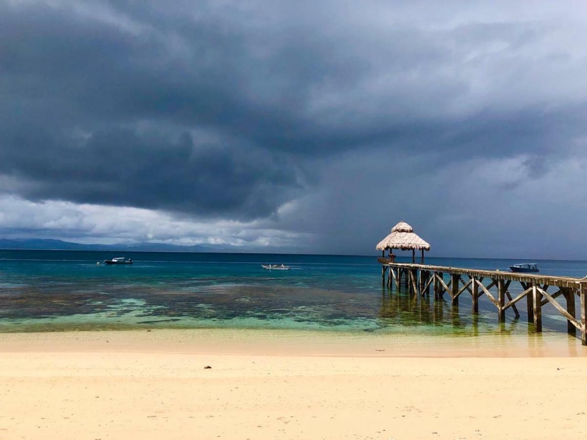 Coral Eye Boutique Resort And Marine Outpost Likupang Exterior photo